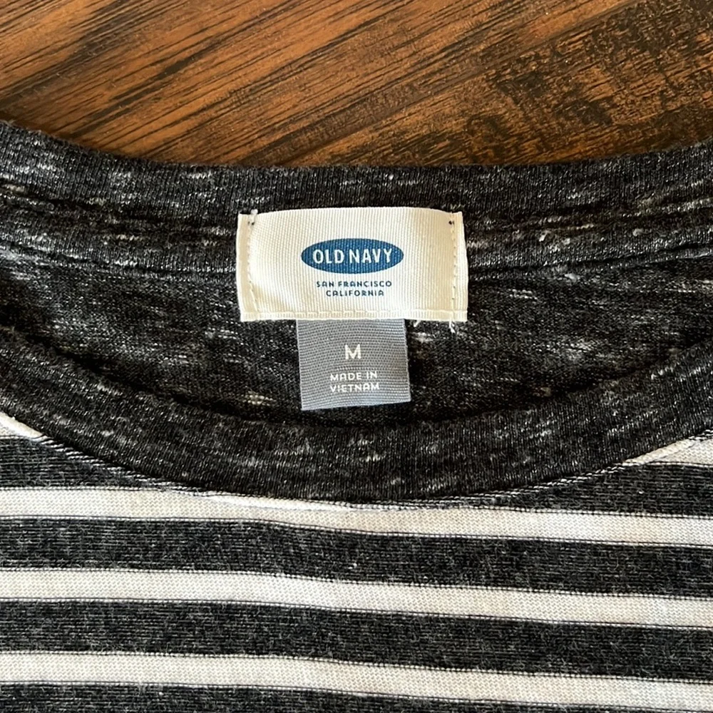 Cute Old Navy striped basic 3/4 sleeve tee - Picture 3 of 4